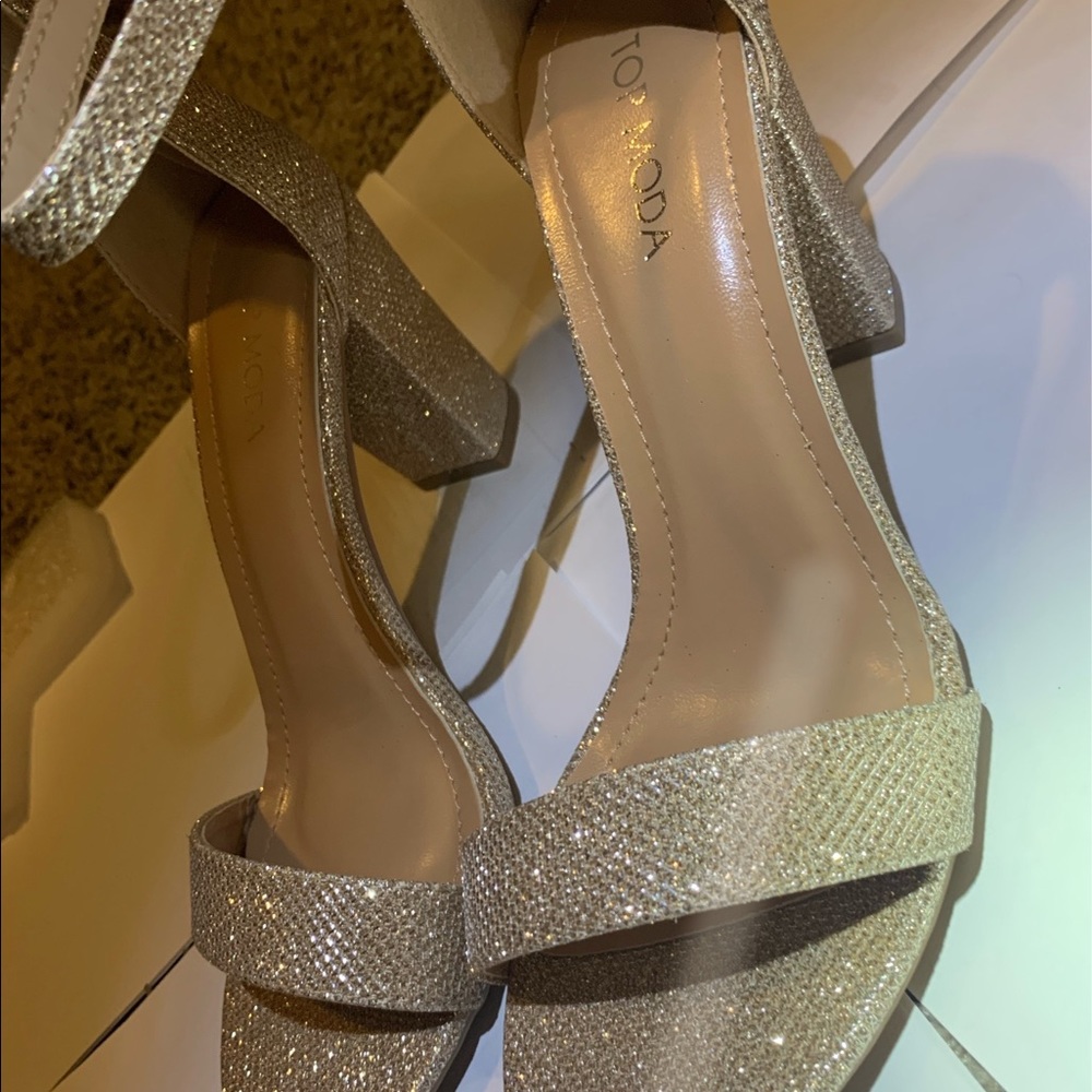 Glitter beige heels 👠